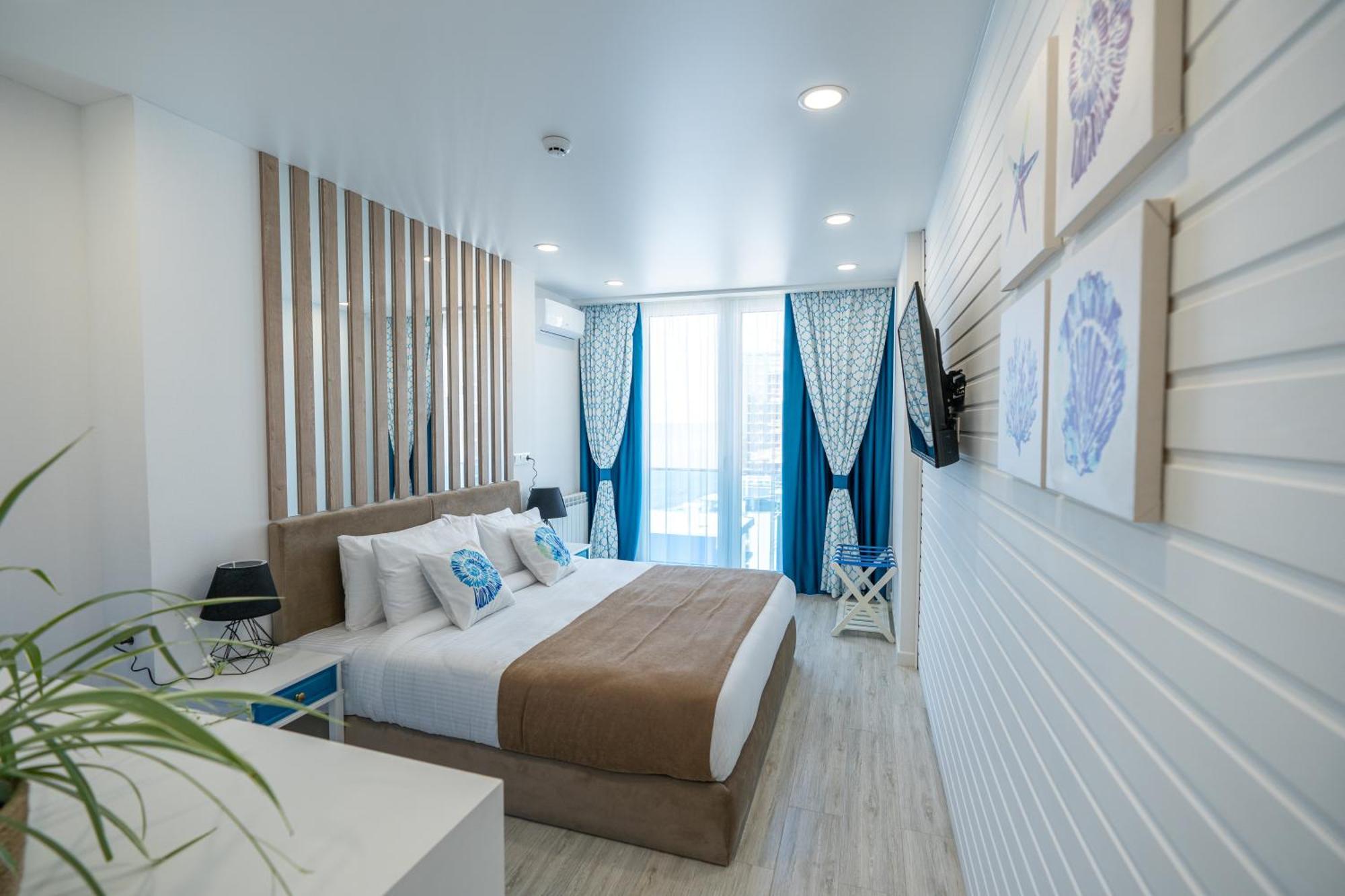 Seagull Beachfront Boutique Hotel Batumi Værelse billede