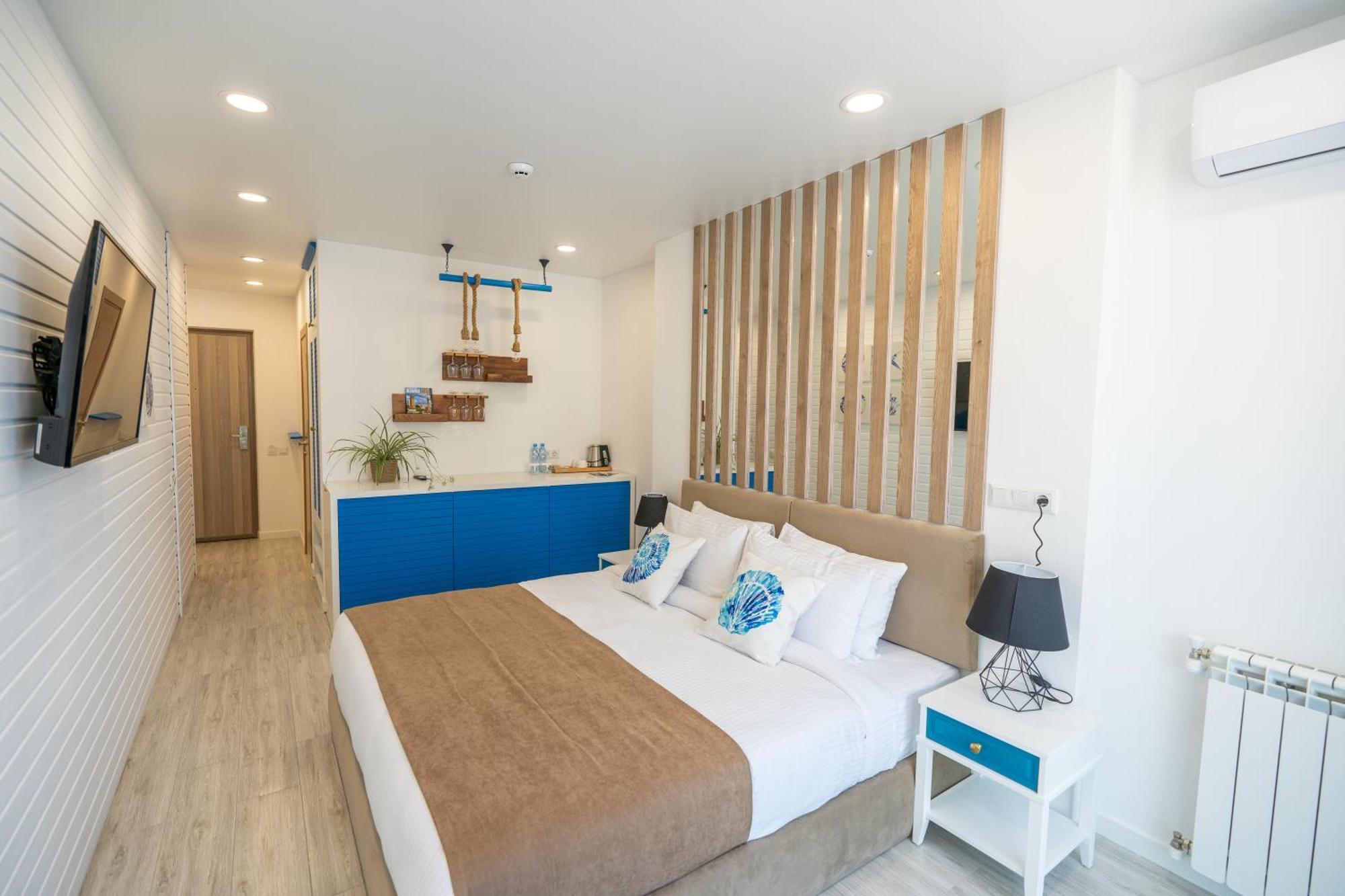 Seagull Beachfront Boutique Hotel Batumi Værelse billede